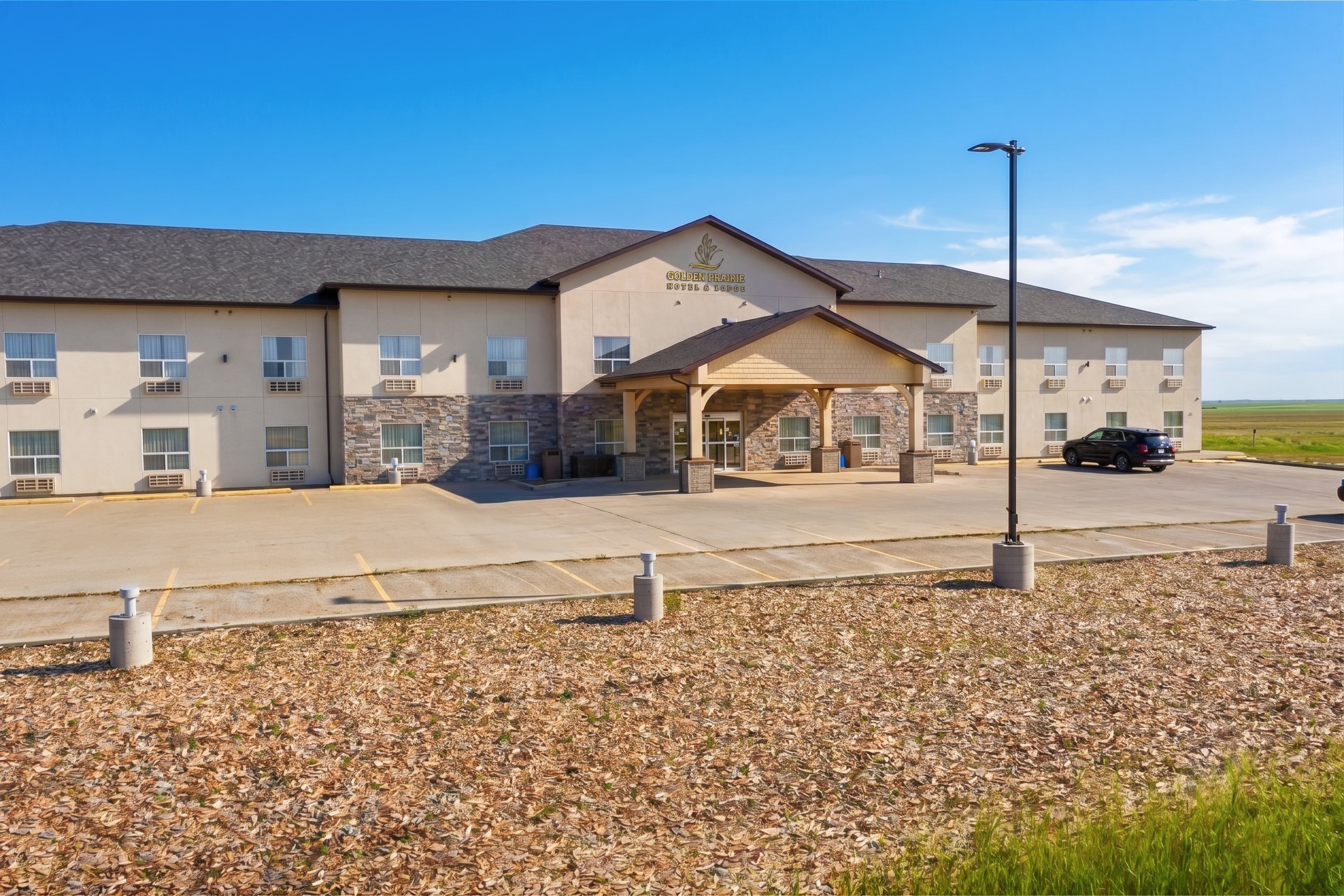 Golden Prairie Hotel & Lodge exterior