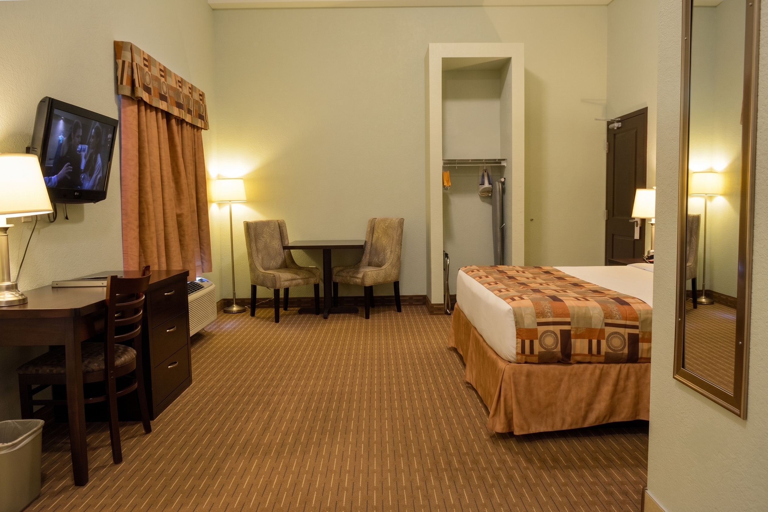 King Jacuzzi Suite
