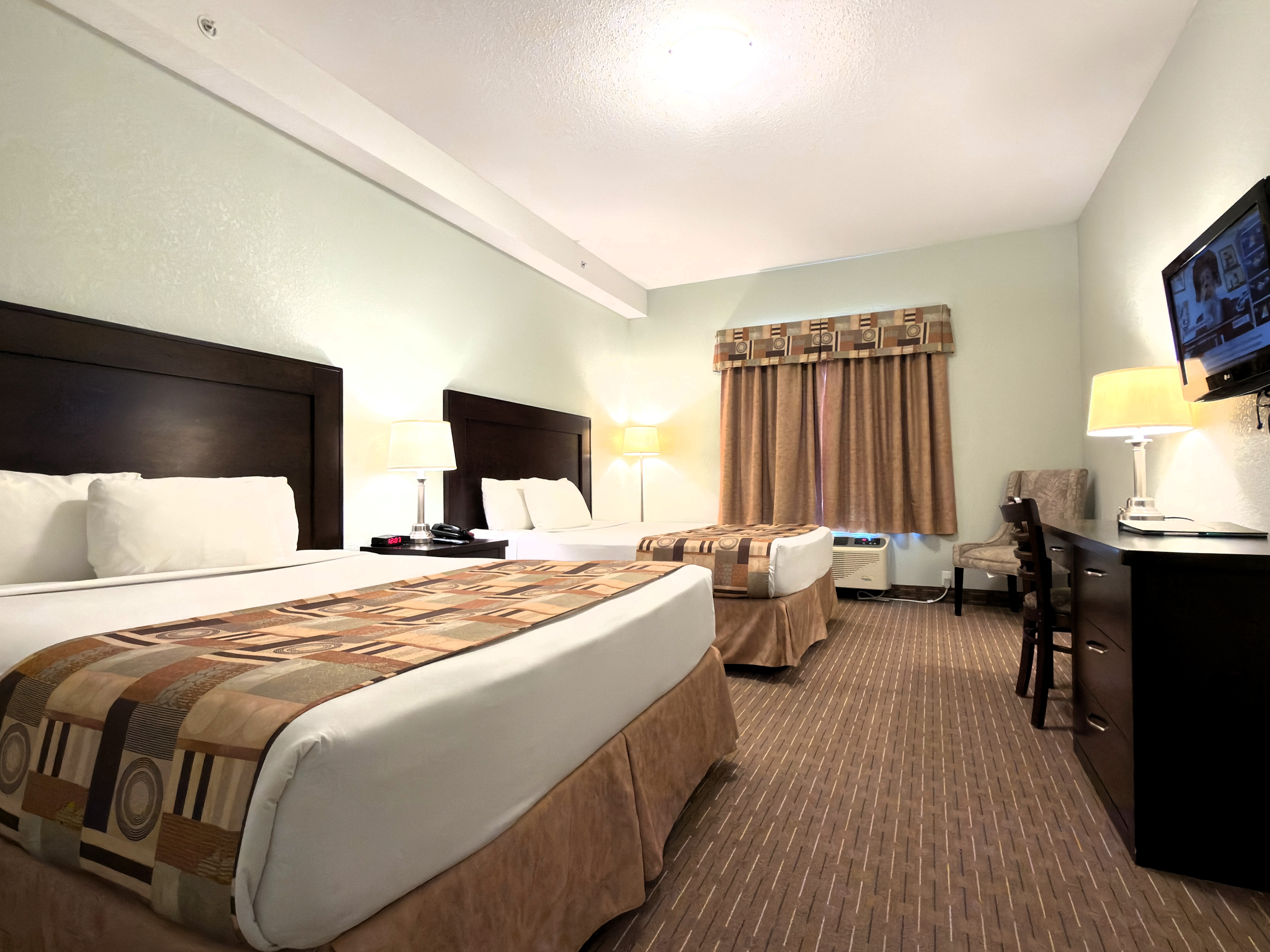 Standard Double Queen Room
